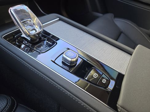 Used 2026 Volvo XC90 T8 Ultra image 23