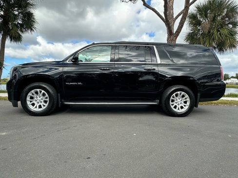 Used 2016 GMC Yukon XL SLT w/ Open Road Package image 4