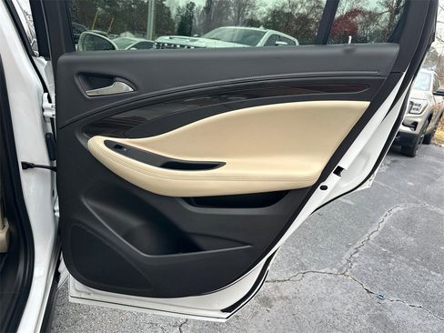 Used 2020 Buick Envision Premium w/ Driver Confidence Package image 17