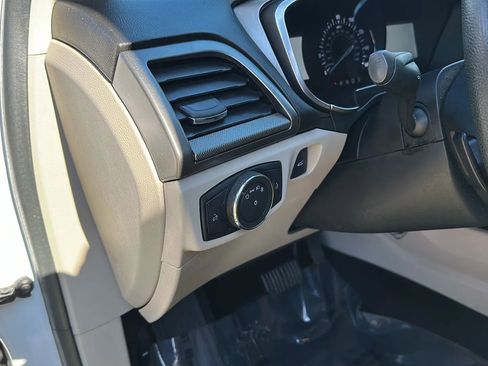 Used 2017 Ford Fusion SE w/ Fusion SE Technology Package image 30