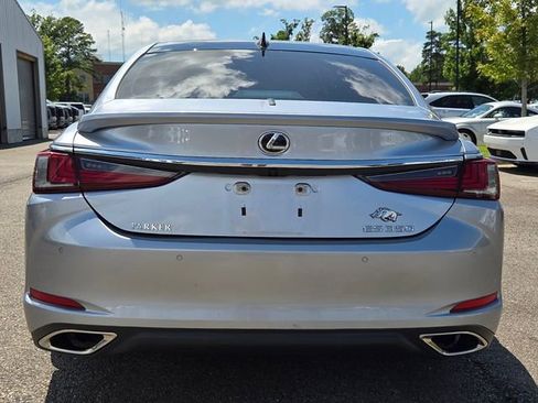 Used 2025 Lexus ES 350 Ultra Luxury w/ Accessory Package (Z2) FWD image 4