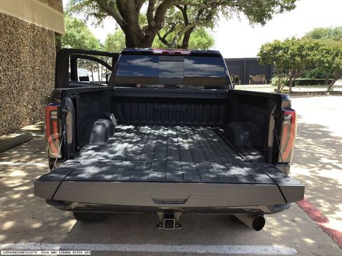 Used 2024 GMC Sierra 2500 AT4 w/ AT4 Premium Plus Package AWD/4WD image 10