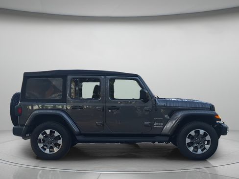 Used 2022 Jeep Wrangler Unlimited Sahara AWD/4WD image 39