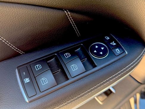 Used 2014 Mercedes-Benz GL 550 4MATIC image 25