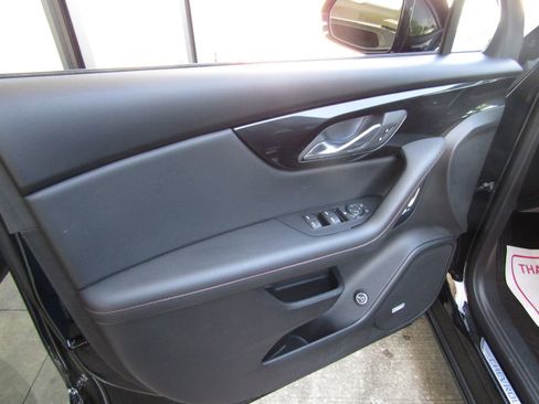 Used 2025 Chevrolet Blazer RS AWD/4WD image 23