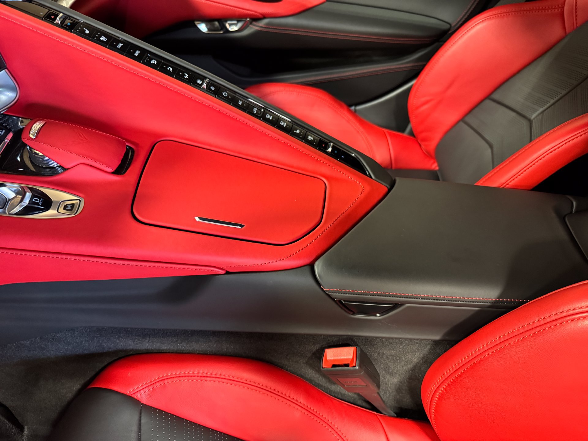Used 2025 Chevrolet Corvette Stingray Premium Cpe w/ Z51 Performance Package RWD image 97
