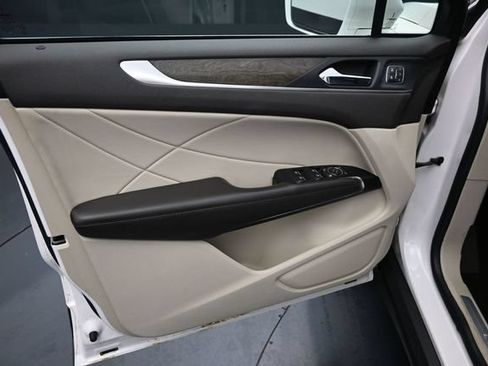 Used 2019 Lincoln MKC Reserve w/ MKC Technology Package AWD/4WD image 14