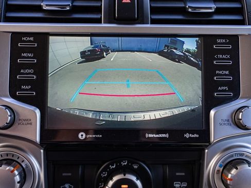 Used 2020 Toyota 4Runner SR5 AWD/4WD image 17