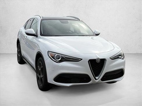 Used 2018 Alfa Romeo Stelvio Ti AWD/4WD image 24