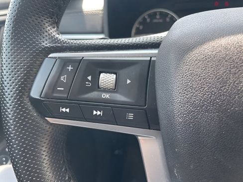 Used 2024 Mitsubishi Outlander SE image 21