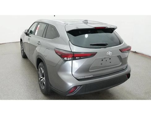 New 2026 Toyota Highlander XLE AWD/4WD image 6