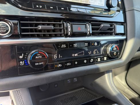 Used 2023 Nissan Pathfinder Platinum AWD/4WD image 22