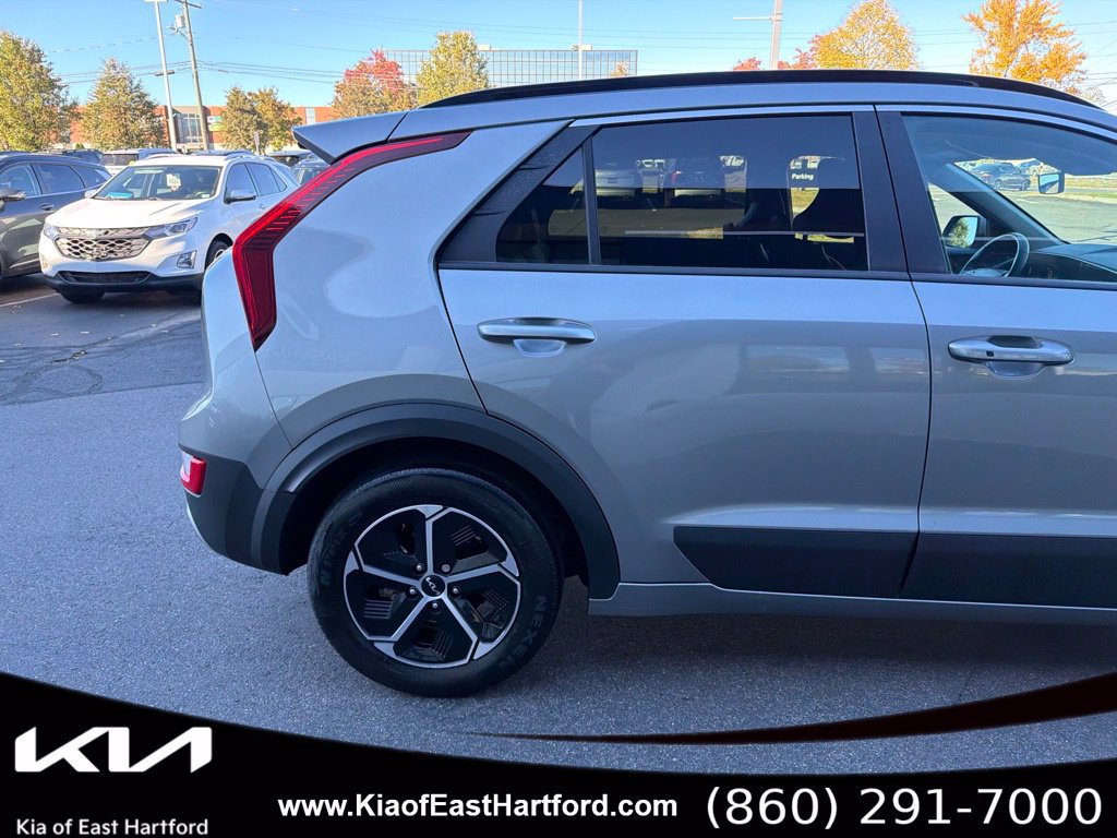 Certified 2023 Kia Niro EX FWD image 7