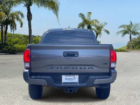 Used 2019 Toyota Tacoma TRD Off-Road w/ Technology Package RWD image 3