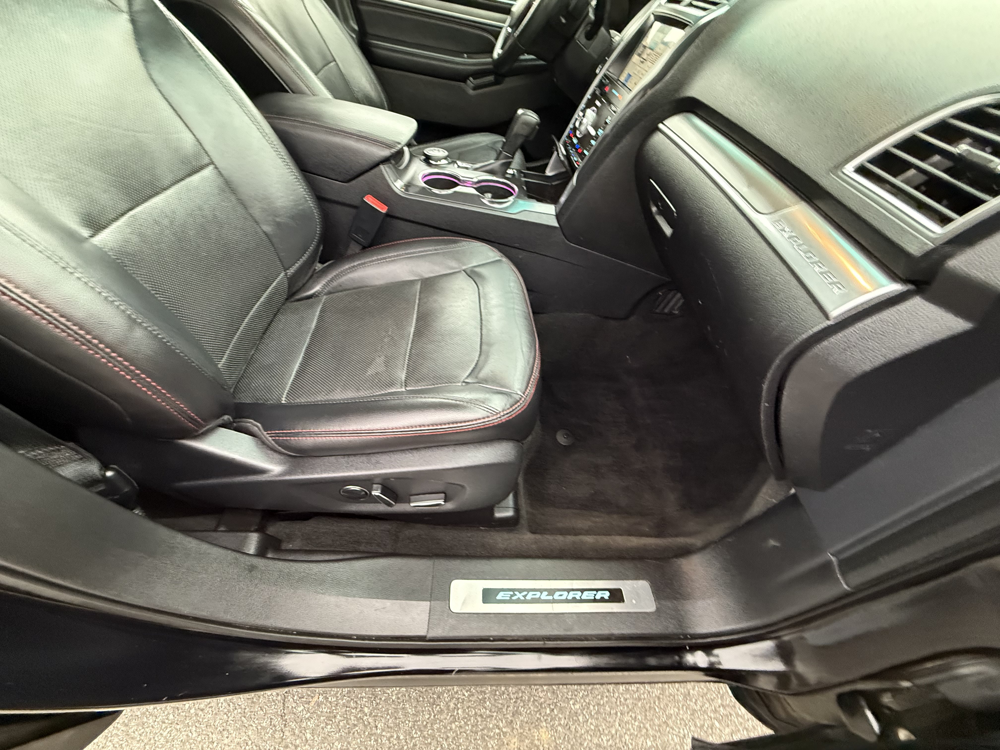 Used 2017 Ford Explorer Sport w/ Equipment Group 401A AWD/4WD image 20