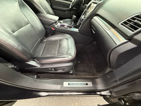 Used 2017 Ford Explorer Sport w/ Equipment Group 401A image 20