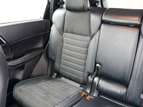 Used 2024 Mitsubishi Outlander SE image 15