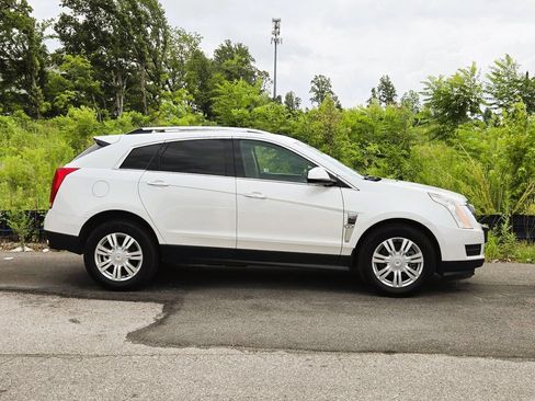 Used 2010 Cadillac SRX Luxury FWD image 2