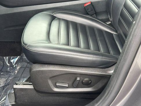 Used 2023 Ford Edge SEL image 16