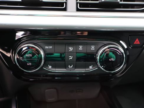 New 2026 Chevrolet Trax LT w/ Driver Confidence Package image 18