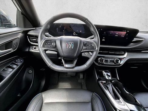 Used 2025 Buick Envista Sport Touring w/ Convenience I Package FWD image 7