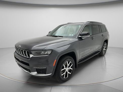 Used 2025 Jeep Grand Cherokee L Limited w/ Luxury Tech Group II AWD/4WD image 3