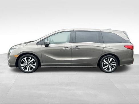 Used 2019 Honda Odyssey Elite image 2