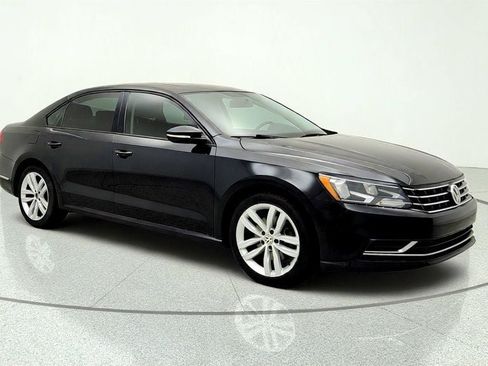 Used 2019 Volkswagen Passat 2.0T Wolfsburg w/ Wheels & Sunroof Package FWD image 3