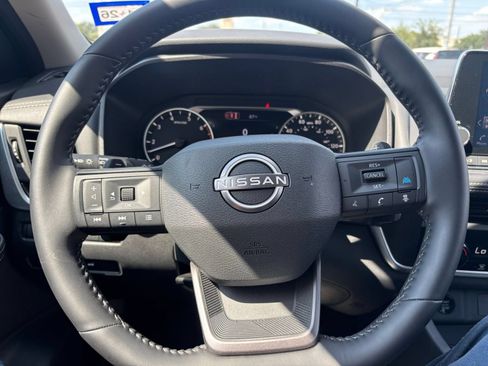 Used 2026 Nissan Rogue SV FWD image 29
