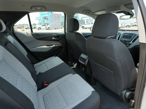 Used 2022 Chevrolet Equinox LS AWD/4WD image 25