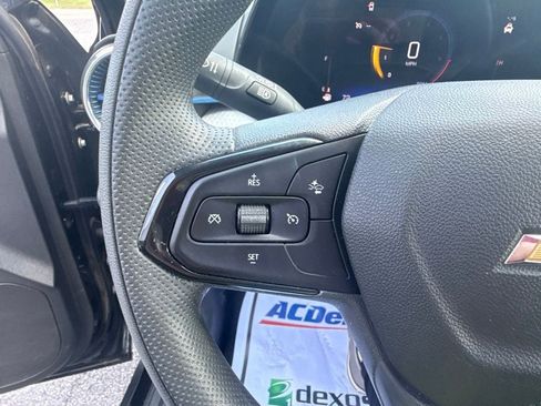 Used 2025 Chevrolet Trax LT FWD image 20