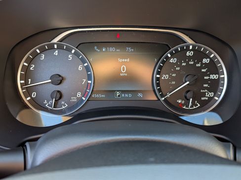 Certified 2025 Nissan Frontier SV image 22