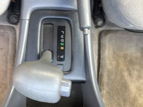 Used 2000 Toyota Camry CE FWD image 31