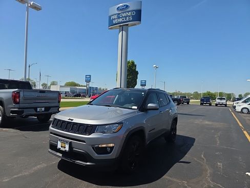 Used 2018 Jeep Compass Altitude image 1