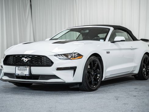 Used 2020 Ford Mustang Premium image 9