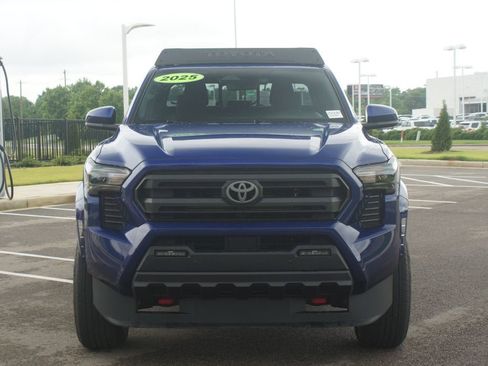 Used 2025 Toyota Tacoma SR5 AWD/4WD image 26