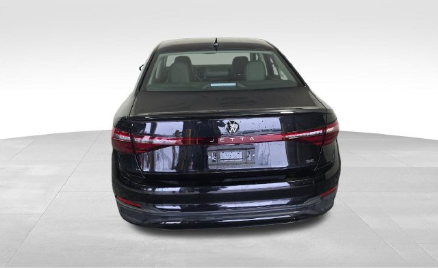 Used 2025 Volkswagen Jetta SE w/ Sunroof Package FWD image 5