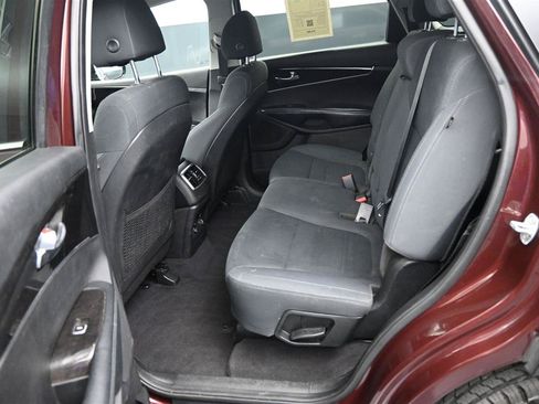 Used 2018 Kia Sorento AWD image 10