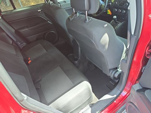 Used 2015 Jeep Patriot Latitude FWD image 11