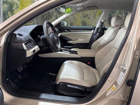 Used 2019 Honda Accord LX image 9