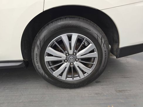 Used 2019 Nissan Pathfinder SV FWD image 14