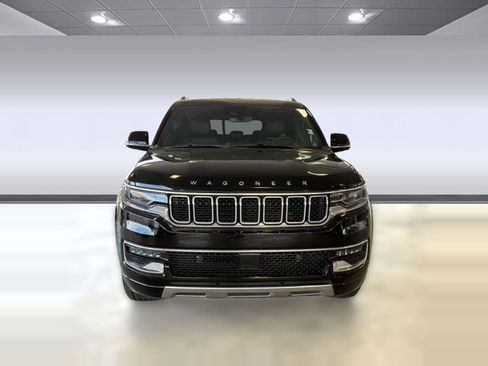 Used 2023 Jeep Wagoneer L Series III w/ Preferred Equipment Group image 6