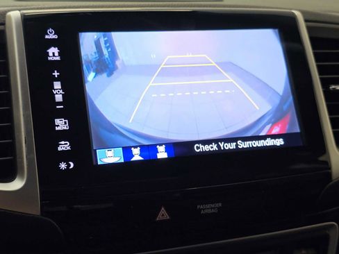 Used 2017 Honda Pilot Touring image 14