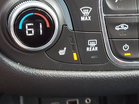 Used 2023 Chevrolet Equinox RS AWD/4WD image 25