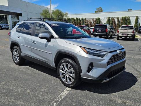 Used 2022 Toyota RAV4 Limited FWD image 3