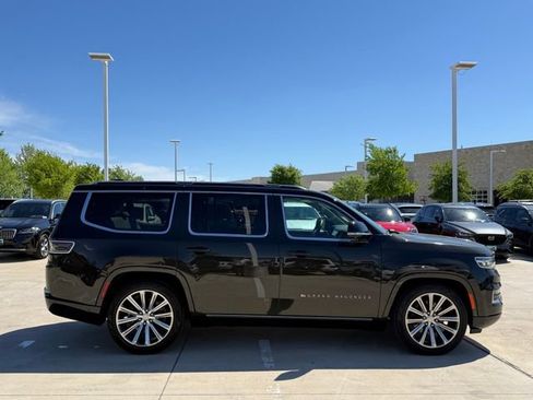 Used 2023 Jeep Grand Wagoneer Series II AWD/4WD image 5