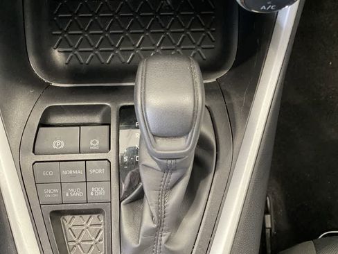 Certified 2025 Toyota RAV4 XLE AWD/4WD image 22