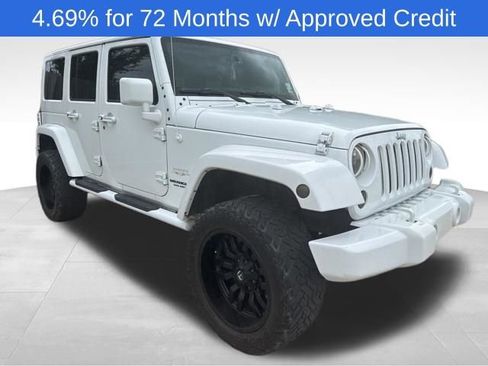 Used 2015 Jeep Wrangler Unlimited Sahara w/ Max Tow Package AWD/4WD image 1