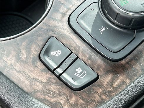 Used 2020 GMC Acadia Denali w/ Technology Package image 21