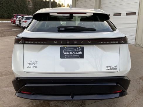 Used 2024 Nissan Ariya AWD image 6